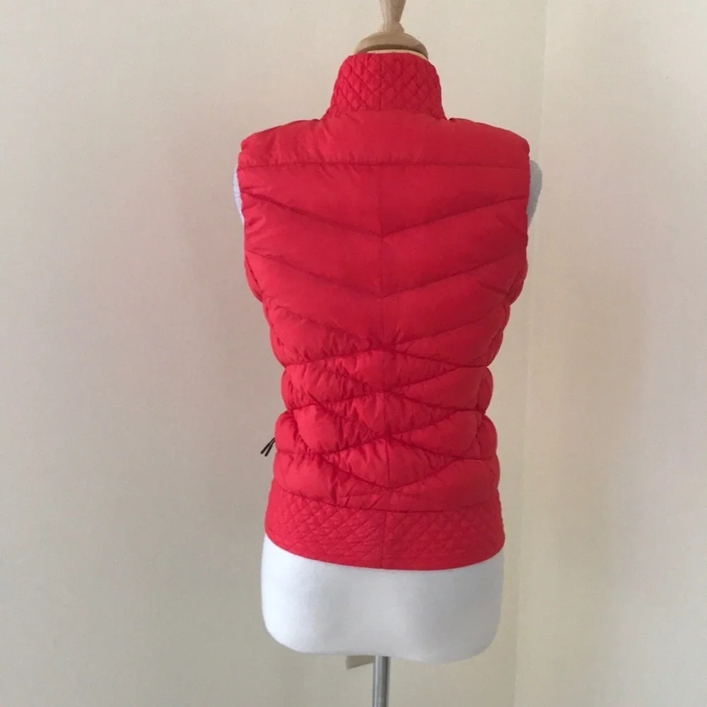 NWT! NIKE Size XS red quilted zippered vest